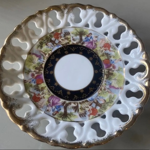 Vintage Saucer Flowers w/Gold Trim Reticulated Cut-Out Gift Gallery Japan - Picture 1 of 6